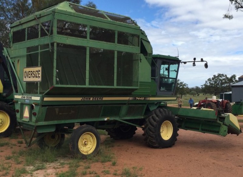 JOHN DEERE 7445 7445 HarvesterHeader