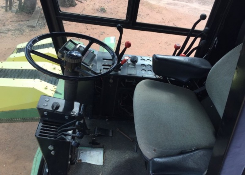 JOHN DEERE 7445 7445 HarvesterHeader