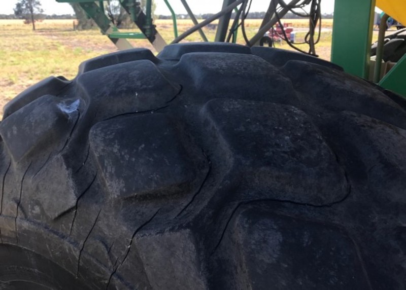 JOHN DEERE 1910 1910 SeedingPlanting Equip