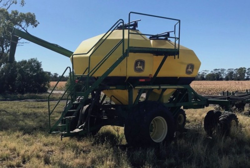 JOHN DEERE 1910 1910 SeedingPlanting Equip