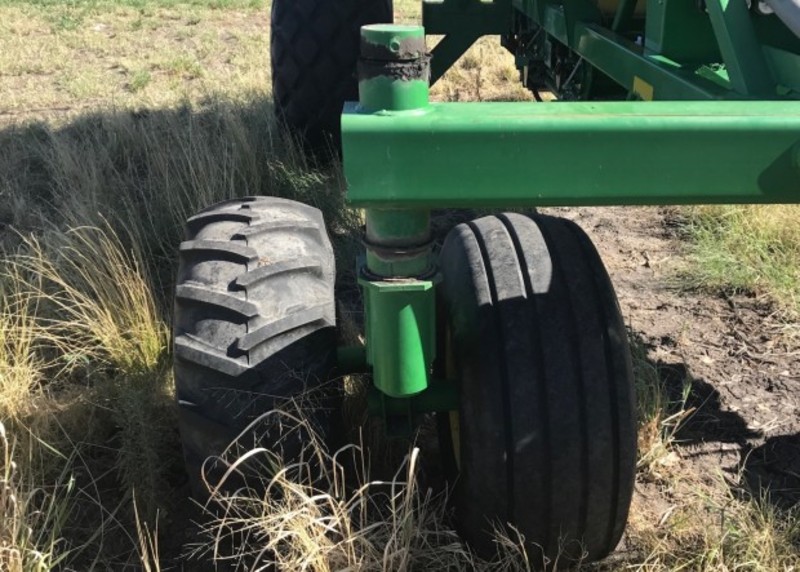 JOHN DEERE 1910 1910 SeedingPlanting Equip