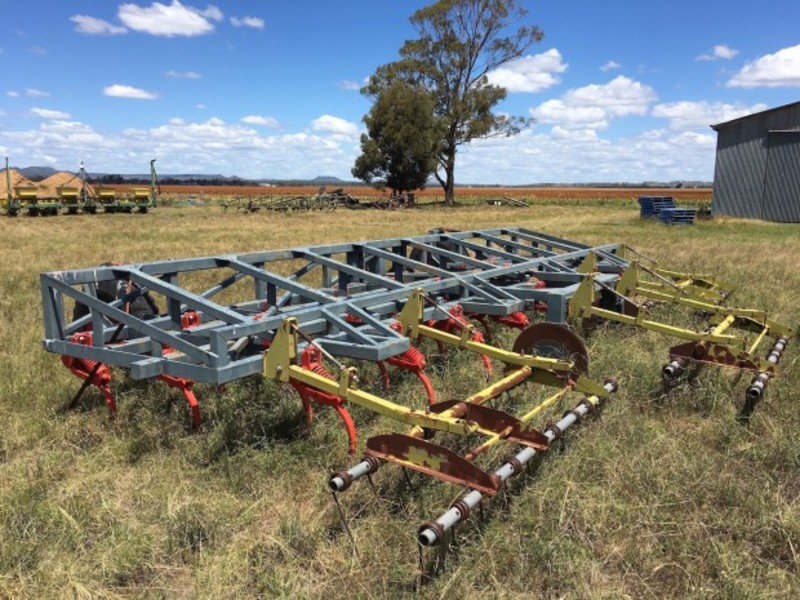 Custom Chisel Plough 