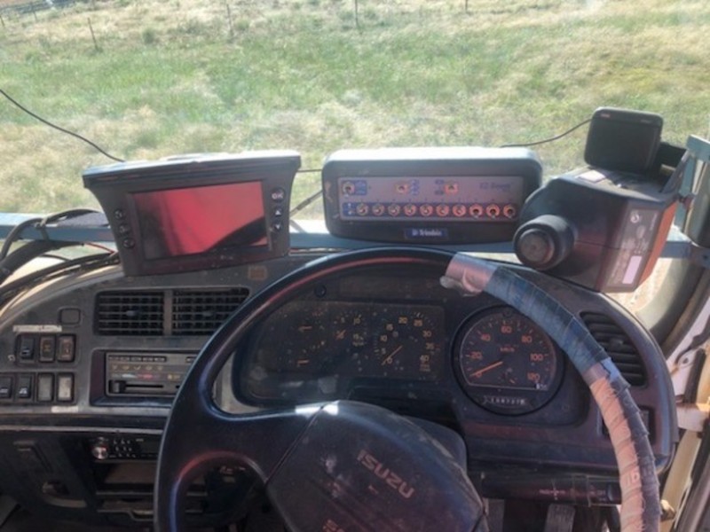 ISUZU 3400 litre 36m sprayer