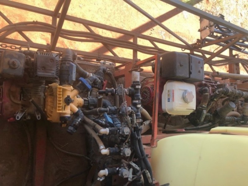 ISUZU 3400 litre 36m sprayer