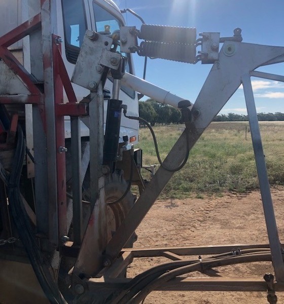 ISUZU 3400 litre 36m sprayer