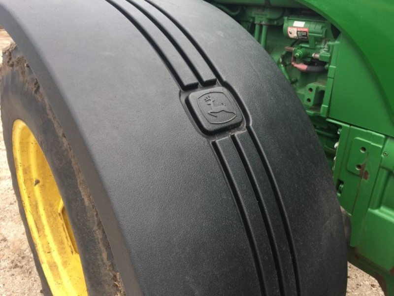 JOHN DEERE 8330 Tractor