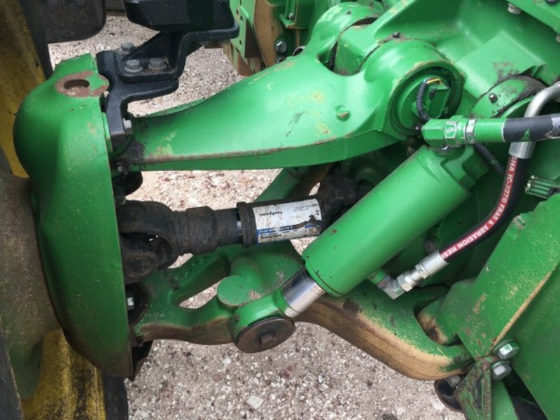 JOHN DEERE 8330 Tractor