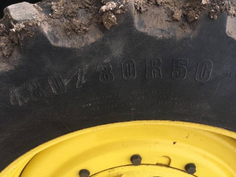 JOHN DEERE 8330 Tractor
