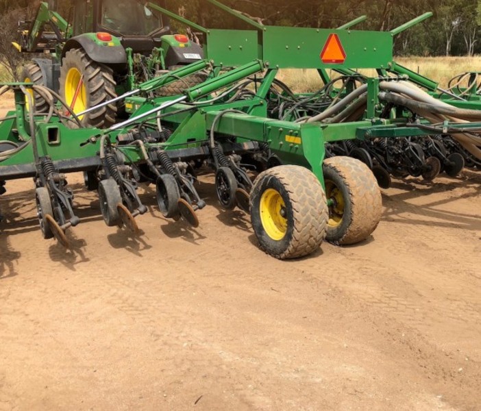 JOHN DEERE 1890 Seeding/Planting