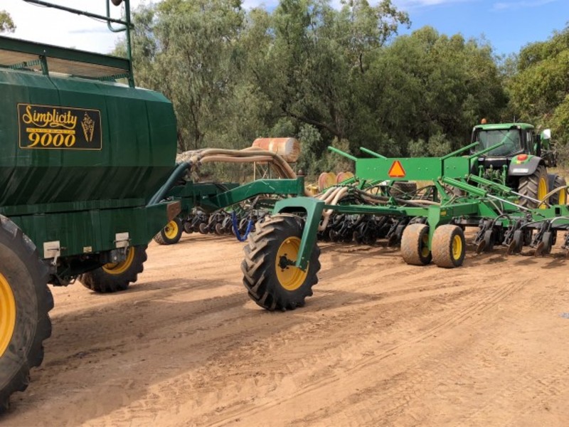 JOHN DEERE 1890 Seeding/Planting
