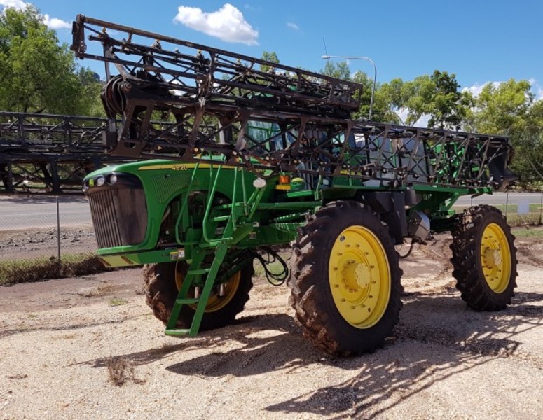 JOHN DEERE 4920 Sprayer