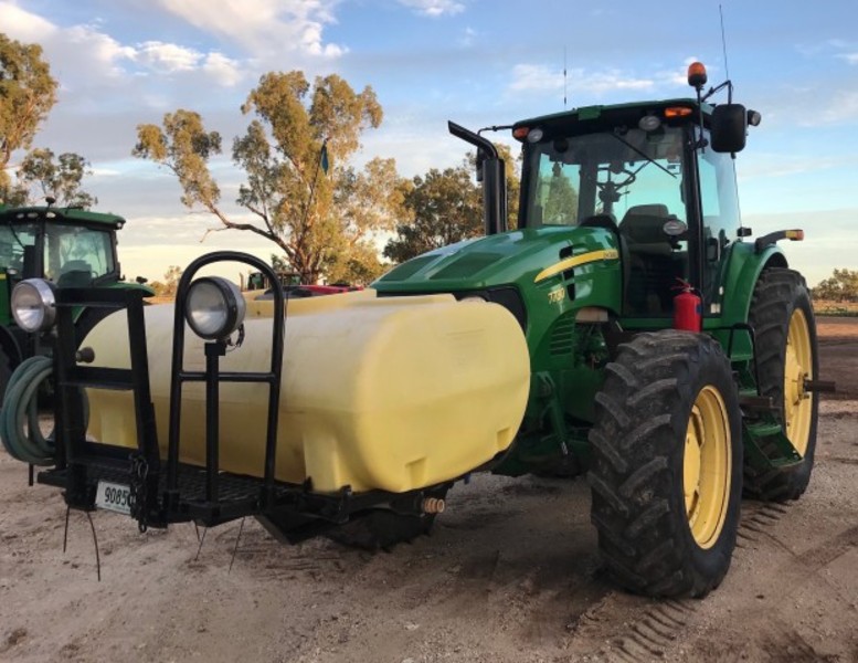 JOHN DEERE 7730 Tractor