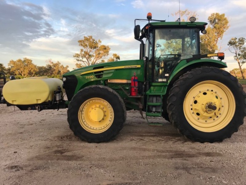 JOHN DEERE 7730 Tractor