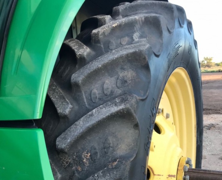 JOHN DEERE 7730 Tractor