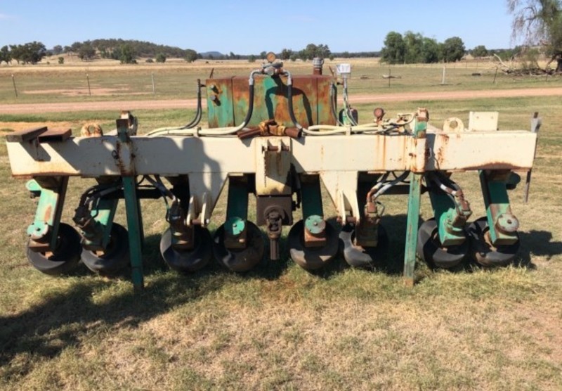 Ausquip Cotton Puller 4 row Harvester