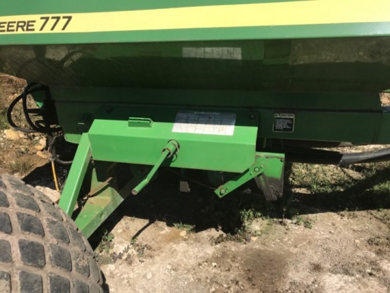 JOHN DEERE 777 Seeding Equip
