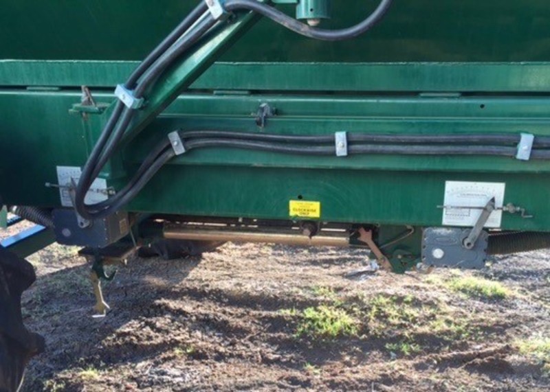 Simplicity 9000 TQ2 Seeding Cart