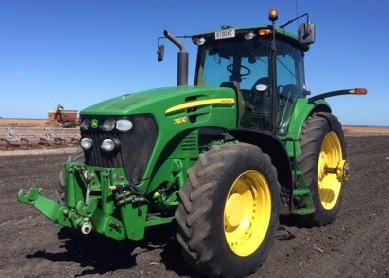 JOHN DEERE 7930 Tractor