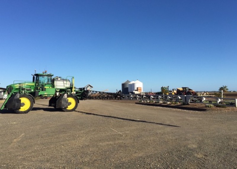 JOHN DEERE 4730 Sprayer