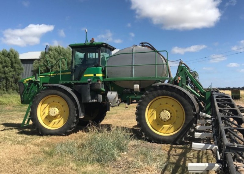 JOHN DEERE 4930 Sprayer