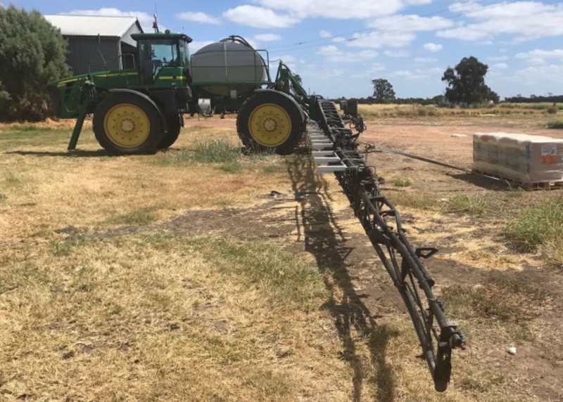 JOHN DEERE 4930 Sprayer