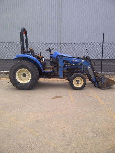 2001 FORD TC45 TRACTOR