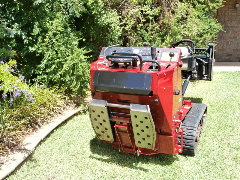TORO MINI DIGGER/LOADER TX 525 WIDE TRACK