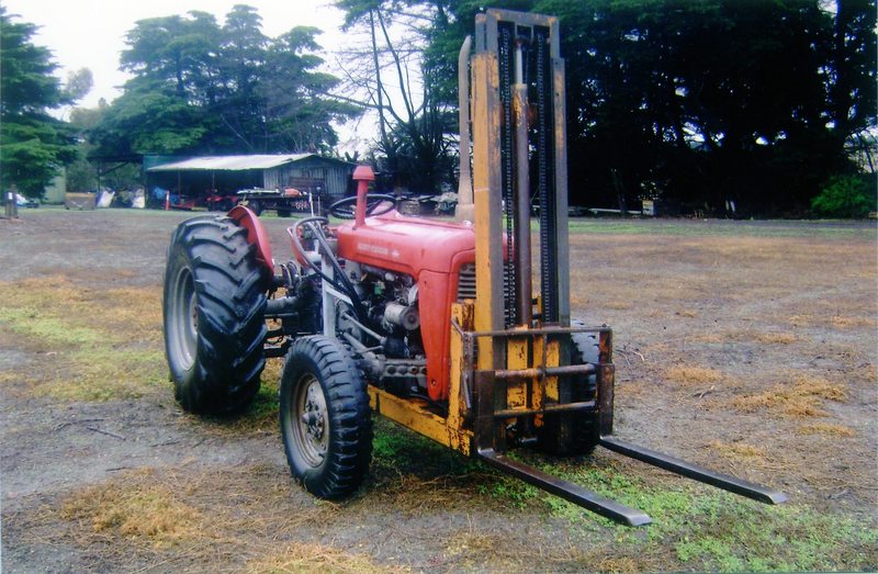 1966 MASSEY-FERGUSON 35 TRACTOR