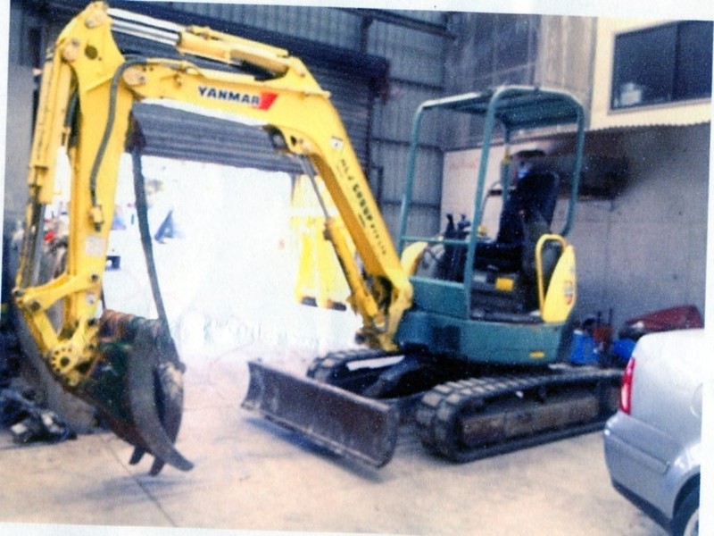 YANMAR VI035 EXCAVATOR