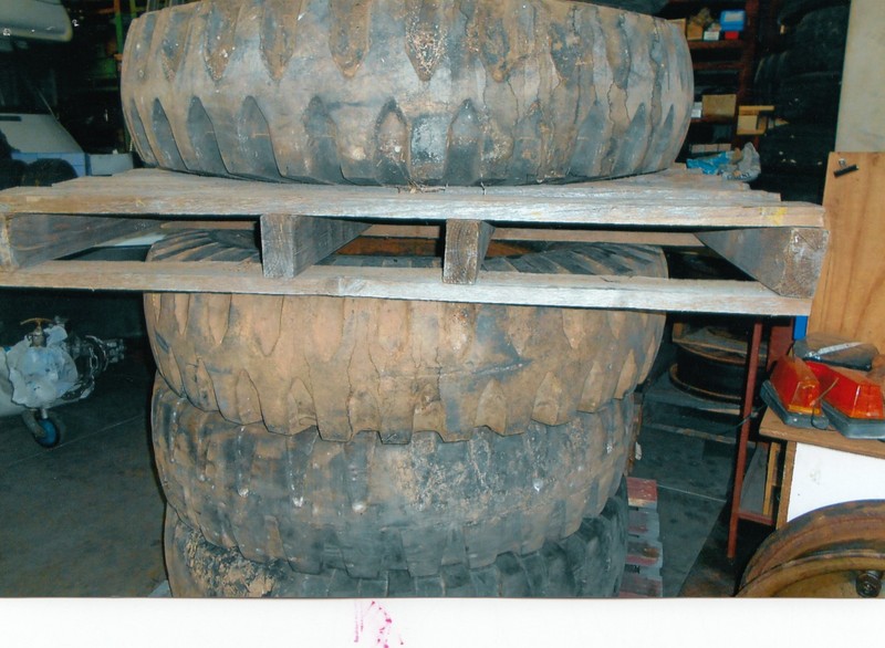 TYRES 1200 X 20 BAR