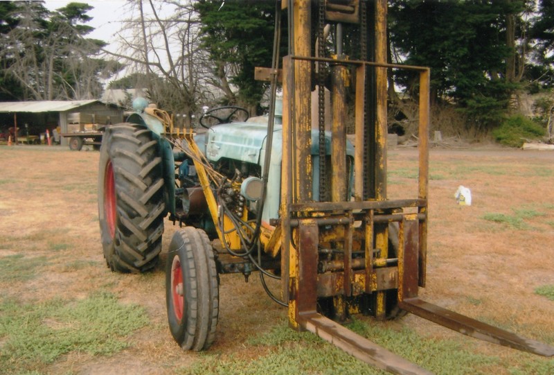 1960 FORDSON MAJOUR TRACTOR