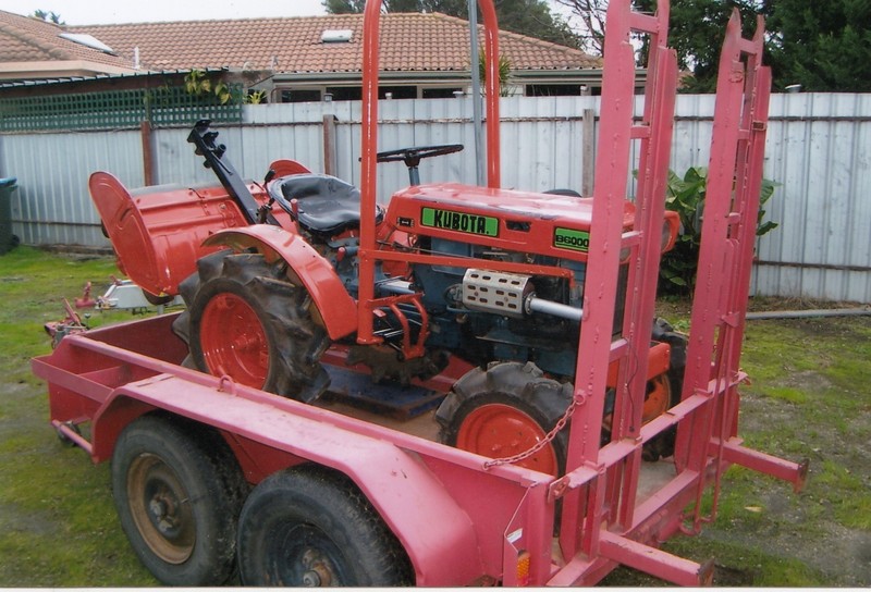 2008 KUBOTA B6000 4WD TRACTOR