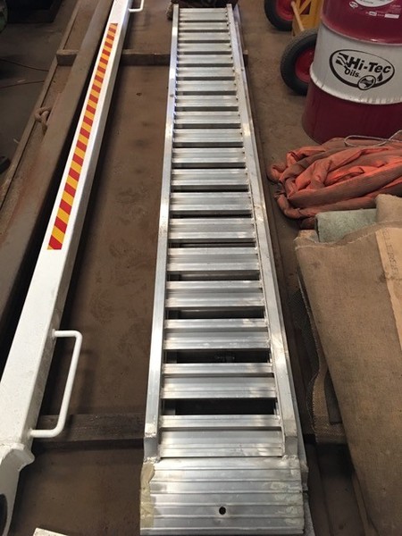 LOADING RAMPS
