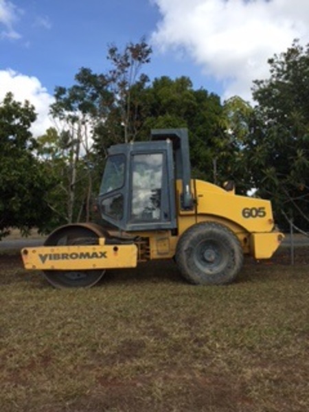 VIBROMAX 605 SMOOTH DRUM ROLLER
