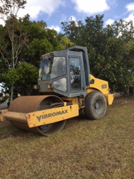VIBROMAX 605 SMOOTH DRUM ROLLER