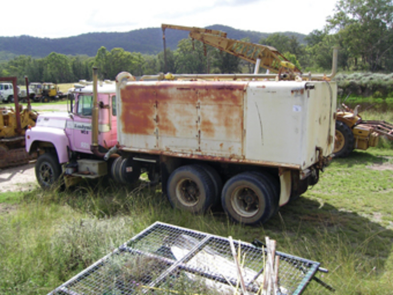 STEEL WATER TANK 487-1