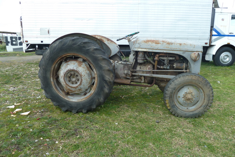 FERGUSON TEA TRACTOR 348-10