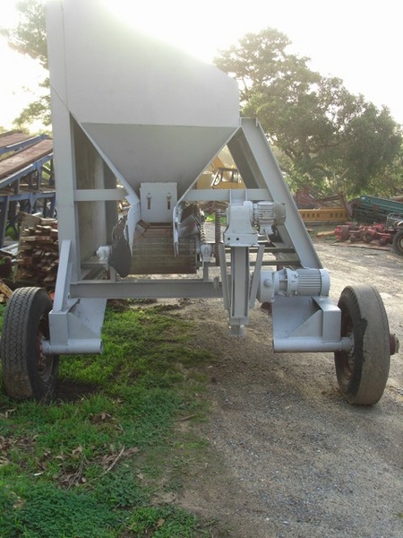 SIX CUBE METRE HOPPER - 270-11