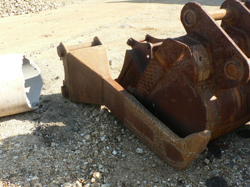30 TON TIPPER LONGREACH. 413-10