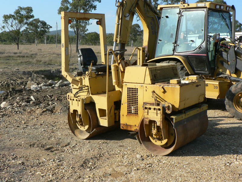 DEUTZ-F2L511 DUAL VIBRATING FLAT DRUM ROLLER 10417000
