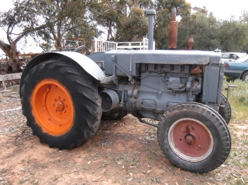 CASE L MODEL TRACTOR 002