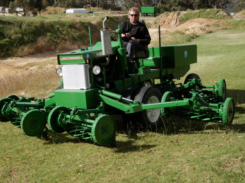 JACOBSEN MOWING TRACTOR F-10