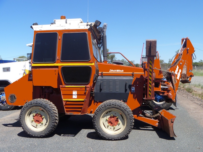 DITCH WITCH 7020 TRENCHER 2P2144