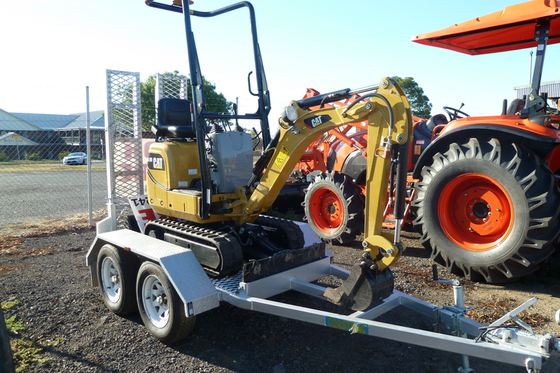 2011 CAT 300 9D 102