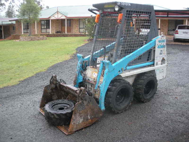 TOYOTA HUSKI 4SDK4 SKID STEER 183-2
