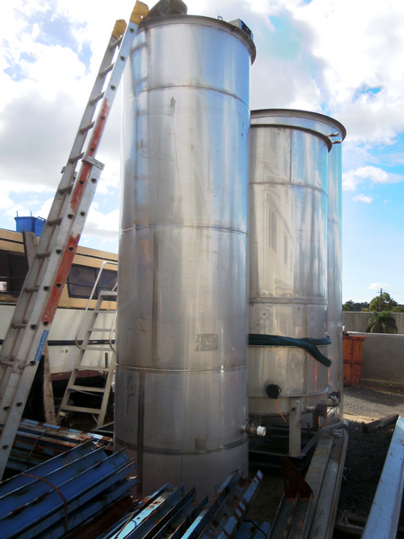 STAINLESS STEEL TANK 670-28