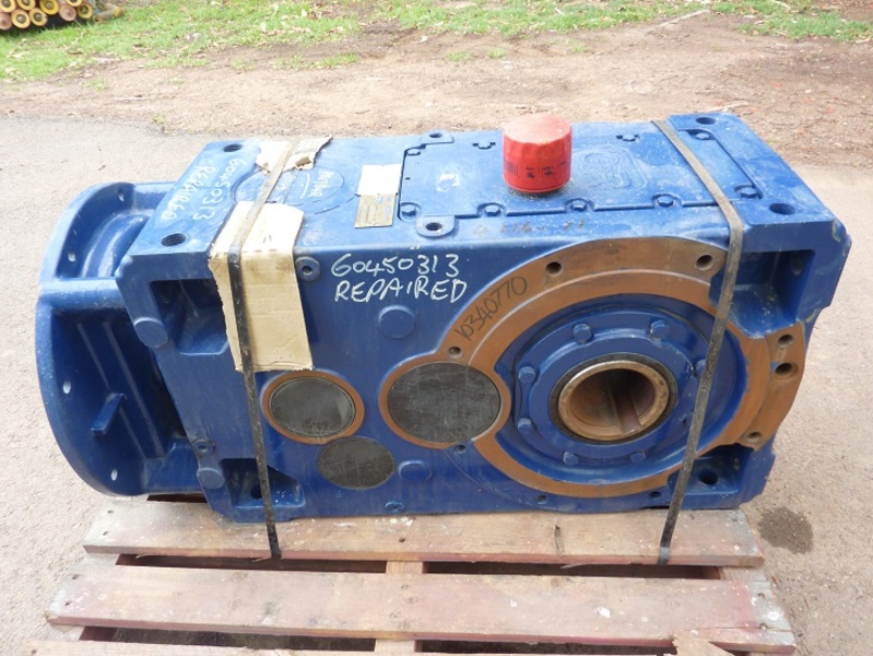 LARGE RECONDITIONED REDUCTION GEAR BOX 303-3