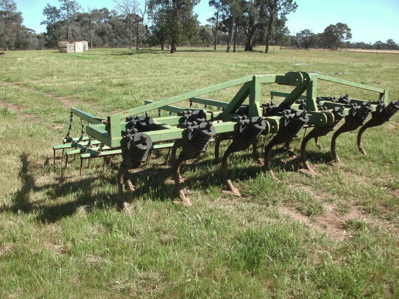 13 TYNE CHISEL PLOUGH 814