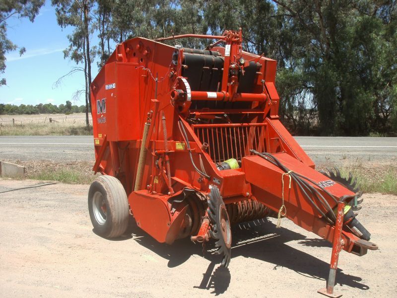 MF1450 5x4 ROUND BALER 804