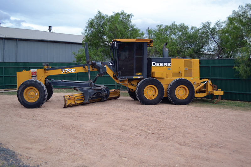 2005 JOHN DEERE 770D GRADER 502C